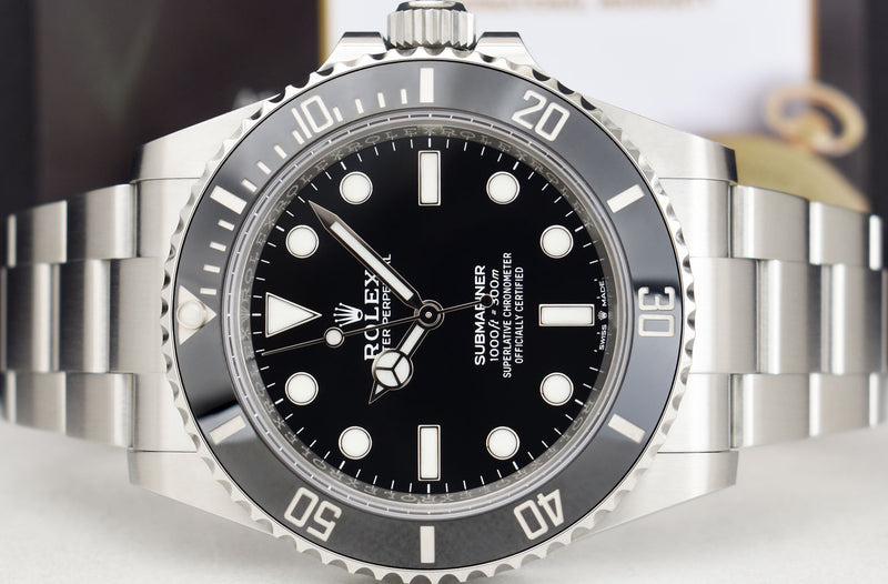 ROLEX Mens Stainless Steel Submariner 41 Black Dial w/ Card Model 124060