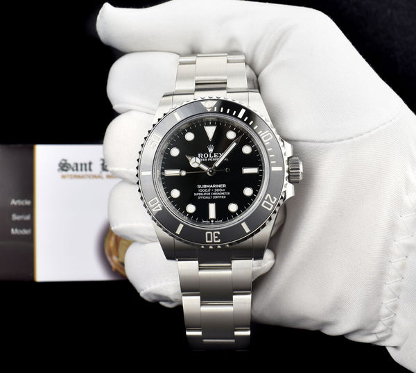 ROLEX Mens Stainless Steel Submariner 41 Black Dial w/ Card Model 124060