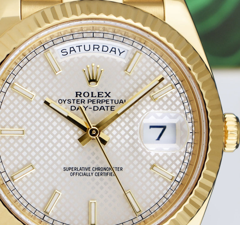 ROLEX 18kt Gold Day Date 40 President Silver Index Motif Model 228238*