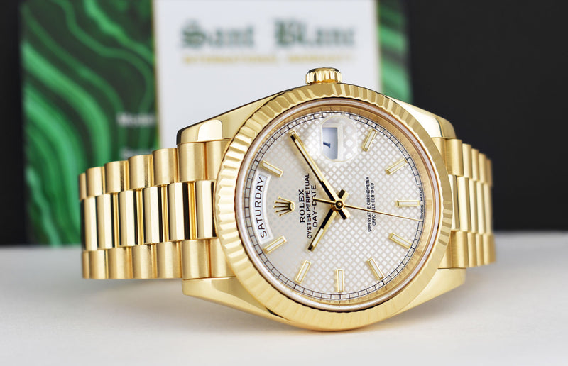 ROLEX 18kt Gold Day Date 40 President Silver Index Motif Model 228238*