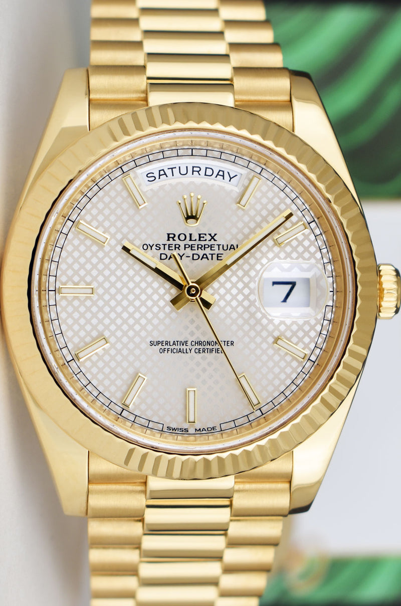 ROLEX 18kt Gold Day Date 40 President Silver Index Motif Model 228238*