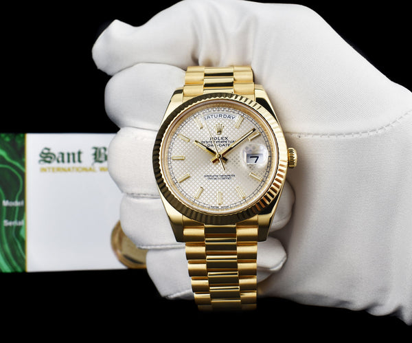 ROLEX 18kt Gold Day Date 40 President Silver Index Motif Model 228238*