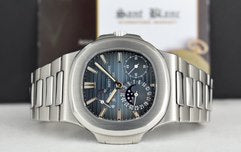 PATEK PHILIPPE Stainless Steel Nautilus Blue Dial PAPERS 5712/1A-001